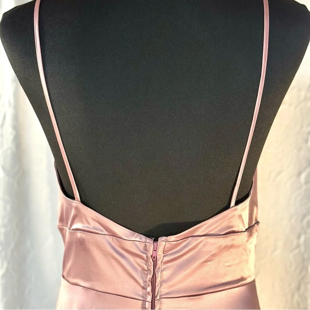 Windsor elegant Rose flowy dress. - Picture 7 of 14